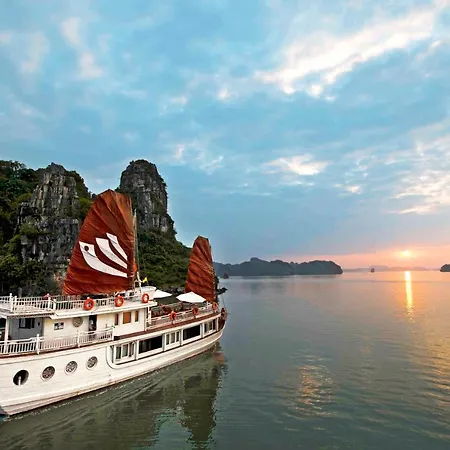 Bhaya Legend Cruises Hotel