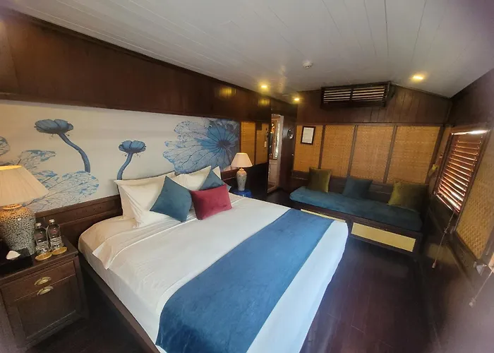  Private Bhaya Legend Cruise