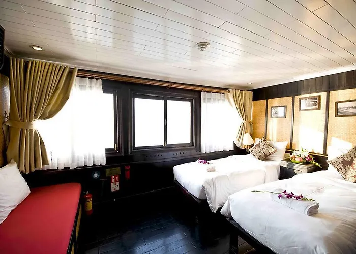 Private Bhaya Legend Cruise 5*