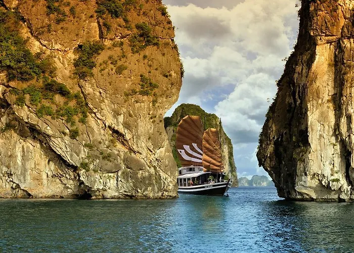 Private Bhaya Legend Cruise  Ha Long